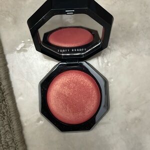 Fenty beauty hot cheeks blush in juicy peach
